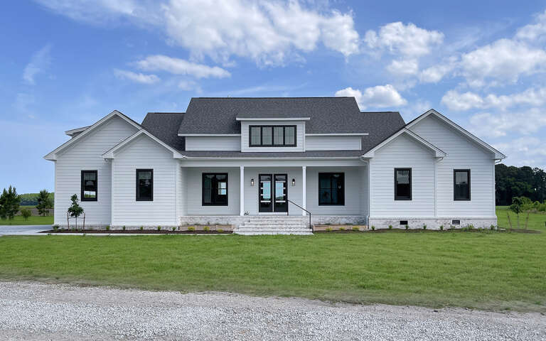 Modern Farmhouse Plan: 3,076 Square Feet, 4 Bedrooms, 3.5 Bathrooms ...